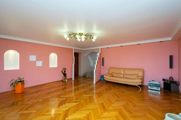 
   Продам 3-комнатную, 163.7 м², Байкальская ул, 342/1

. Фото 13.
