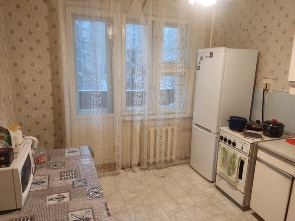 
   Продам 2-комнатную, 54 м², Героев Труда ул, 49

. Фото 5.