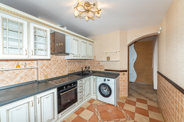 
   Продам 2-комнатную, 61 м², Байкальская ул, 244/1

. Фото 5.