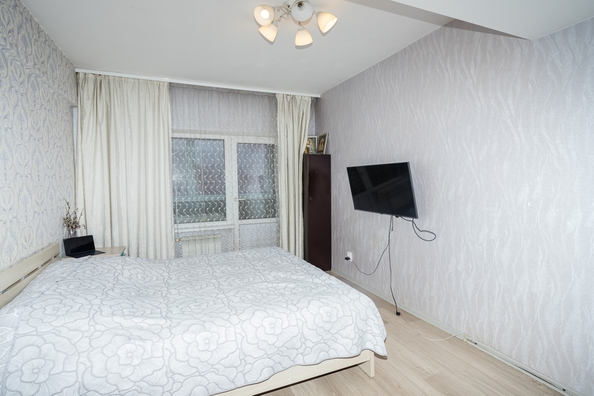 
   Продам 3-комнатную, 934 м², Пискунова ул, 139/2

. Фото 4.