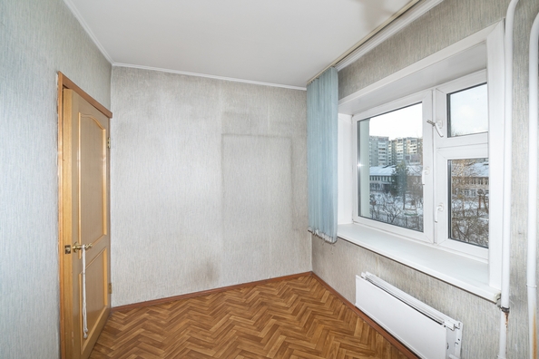 
   Продам 4-комнатную, 73.6 м², Университетский мкр, 14

. Фото 15.