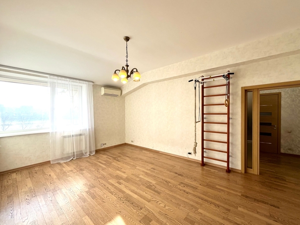 
   Продам 3-комнатную, 159.7 м², Гагарина б-р, 68А

. Фото 14.