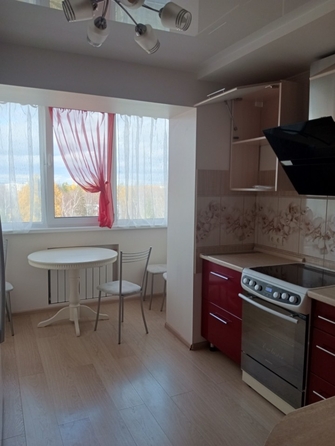 
   Продам 4-комнатную, 80.2 м², Мечтателей ул, 27

. Фото 1.