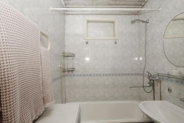 
  Продается 3-комн. квартира, 54 м², Просвещения ул, д. 36
. Фото 2.