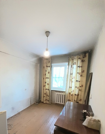 
  Продается 4-комн. квартира, 59 м², Толбухина ул, д. 64
. Фото 7.