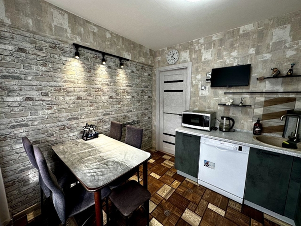 
  Продается 3-комн. квартира, 67.6 м², 12 мкр, д. 30
. Фото 3.