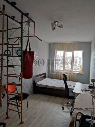 
   Продам 4-комнатную, 95 м², Юрия Двужильного ул, 32/1

. Фото 2.
