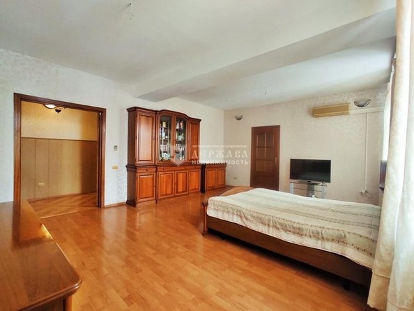 
   Продам 2-комнатную, 74 м², Дзержинского - Демьяна Бедного тер, 4

. Фото 7.