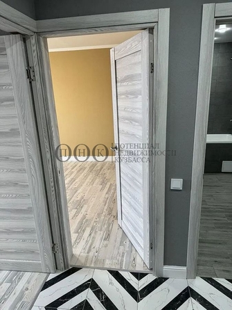 
   Продам 1-комнатную, 40 м², Сибиряков-Гвардейцев ул, 22а

. Фото 1.