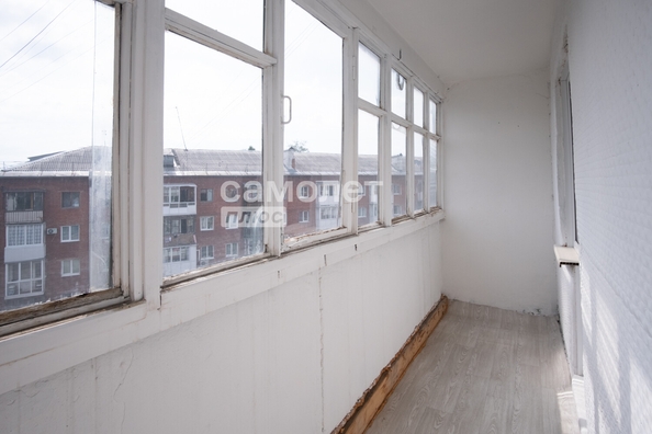 
   Продам 2-комнатную, 48.6 м², Шахтеров пр-кт, кор.А

. Фото 33.