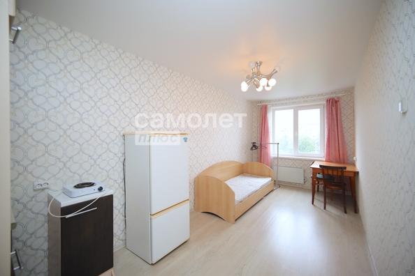 
   Продам 1-комнатную, 17.9 м², Строителей б-р, 20

. Фото 1.