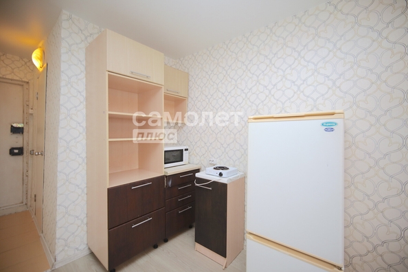 
   Продам 1-комнатную, 17.9 м², Строителей б-р, 20

. Фото 3.