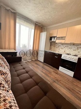 
   Продам 1-комнатную, 34.2 м², Строителей б-р, 52

. Фото 1.