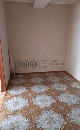 
   Продам 1-комнатную, 52 м², Дружбы ул, 35б

. Фото 2.