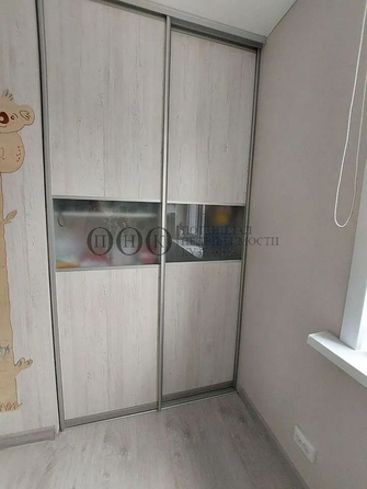 
   Продам 3-комнатную, 48 м², Ворошилова (Карат) тер, 4

. Фото 2.