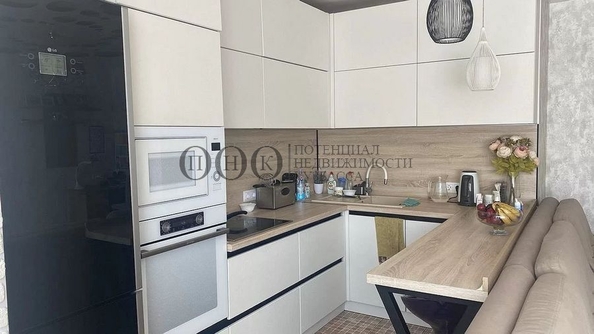 
   Продам 3-комнатную, 56.4 м², Веры Волошиной тер, 39

. Фото 7.