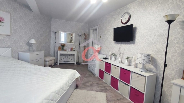 
   Продам 5-комнатную, 114 м², Октябрьский (Ноградский) тер, 46

. Фото 2.