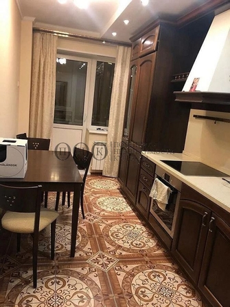 
   Продам 2-комнатную, 59.3 м², Шахтеров (Гравелит) тер, 68

. Фото 2.