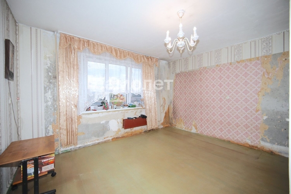 
   Продам 2-комнатную, 53.8 м², Строителей б-р, 40

. Фото 9.