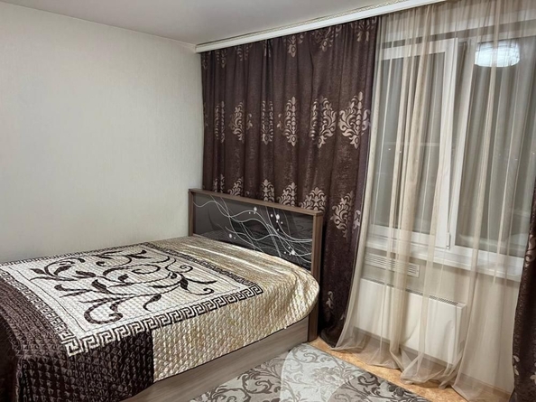 
   Продам 3-комнатную, 65.3 м², Рекордная - Рекордный тер, 35

. Фото 2.