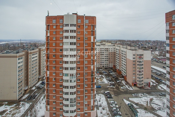 
   Продам 3-комнатную, 71.7 м², Шахтеров (Гравелит) тер, 115

. Фото 5.