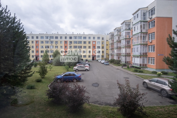 
   Продам 3-комнатную, 98 м², Осенний б-р, 10

. Фото 2.