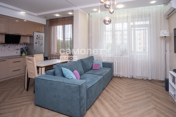 
   Продам 3-комнатную, 98 м², Осенний б-р, 10

. Фото 3.