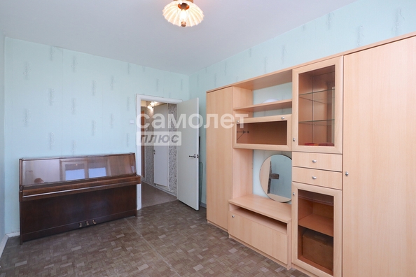 
   Продам 3-комнатную, 64 м², Строителей б-р, 52А

. Фото 11.