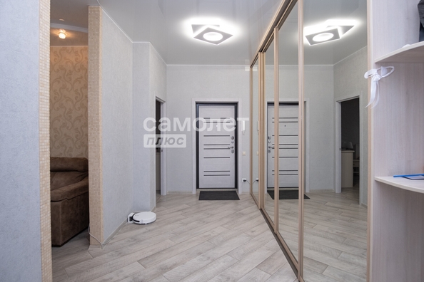 
   Продам 3-комнатную, 92.8 м², Осенний б-р, 8

. Фото 4.