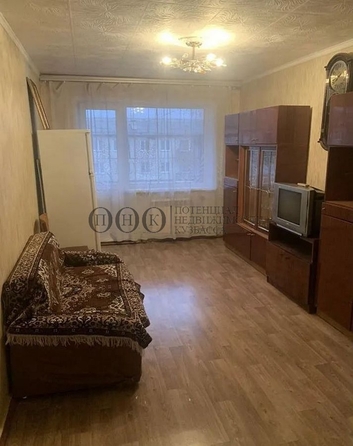 
   Продам 2-комнатную, 47 м², Строителей б-р, 27в

. Фото 1.