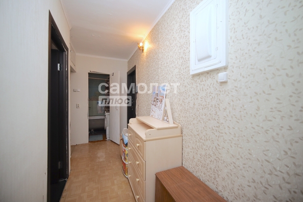 
   Продам 3-комнатную, 60.1 м², Строителей б-р, 35

. Фото 16.