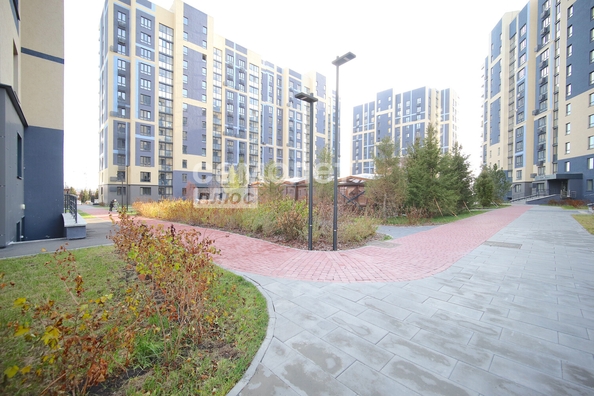 
   Продам 2-комнатную, 48.3 м², Строителей б-р, 60к2

. Фото 23.