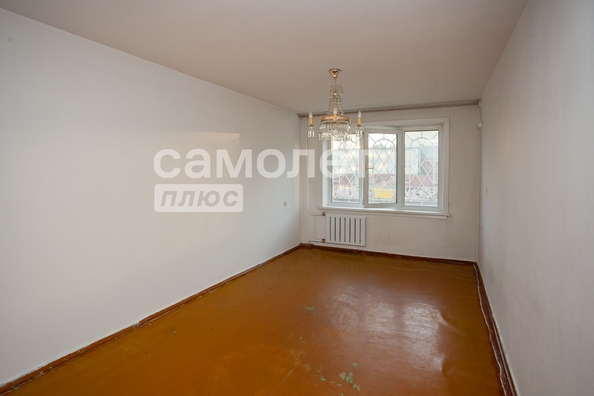 
   Продам 3-комнатную, 61.8 м², Строителей б-р, 32

. Фото 14.