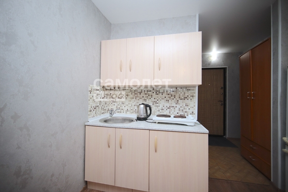 
   Продам 1-комнатную, 23 м², Строителей б-р, 52

. Фото 8.