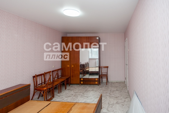 
   Продам 3-комнатную, 61.5 м², Строителей б-р, 7

. Фото 10.