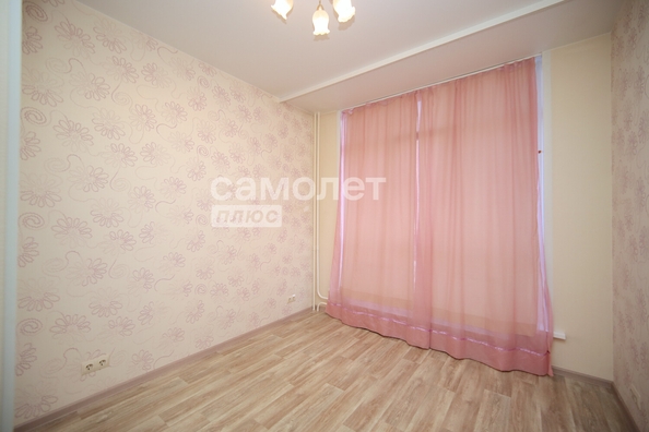 
   Продам 3-комнатную, 65.2 м², Кедровый б-р, 4

. Фото 3.