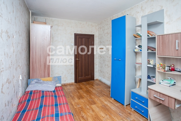 
   Продам 3-комнатную, 62.8 м², Строителей б-р, 52а

. Фото 17.