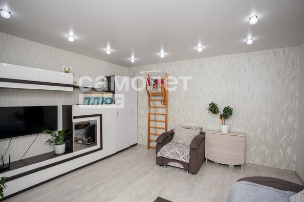 
   Продам 2-комнатную, 52 м², Свободы ул, 13А

. Фото 2.