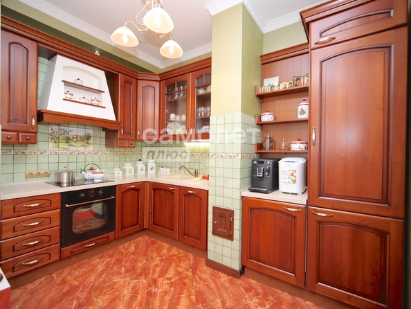 
   Продам 2-комнатную, 75.6 м², Свободы ул, 3

. Фото 2.