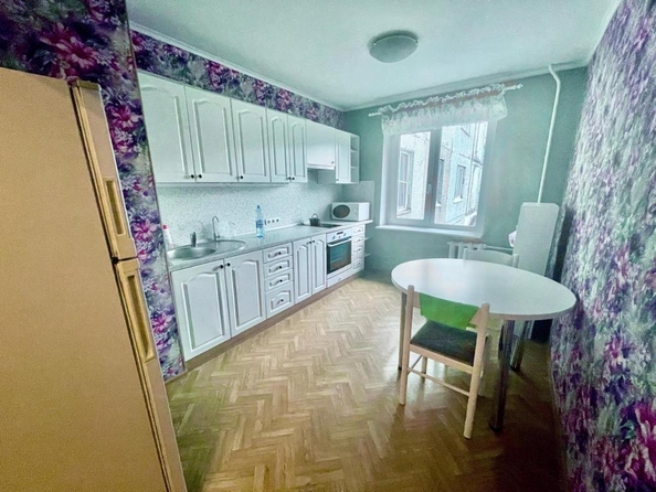 
   Продам 4-комнатную, 95 м², Ноградская (Центральный р-н) ул, 3

. Фото 14.