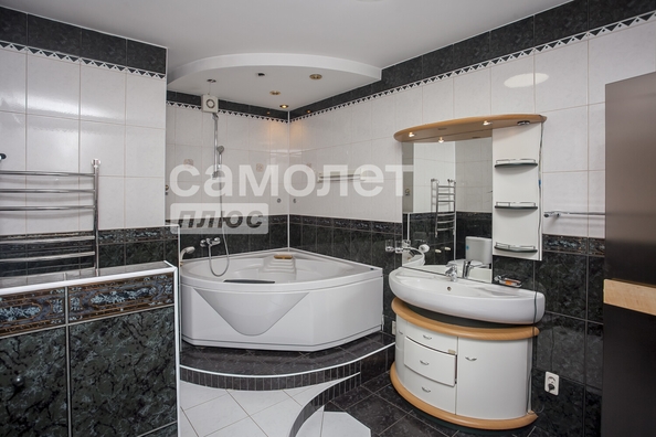 
  Продается 3-комн. квартира, 120.8 м², Строителей б-р, д. 28/1
. Фото 2.