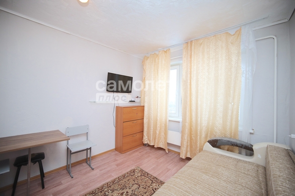 
   Продам 1-комнатную, 16.6 м², Строителей б-р, 56/2

. Фото 3.