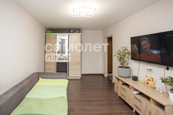 
   Продам 1-комнатную, 30 м², Строителей б-р, 28а

. Фото 4.