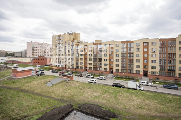 
   Продам 1-комнатную, 30 м², Строителей б-р, 28а

. Фото 17.