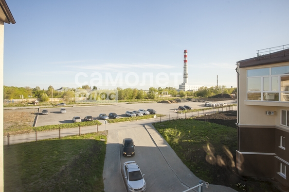 
   Продам 2-комнатную, 50 м², Строителей б-р, 71

. Фото 3.