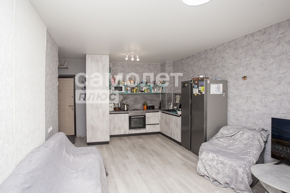 
   Продам 2-комнатную, 50 м², Строителей б-р, 71

. Фото 8.