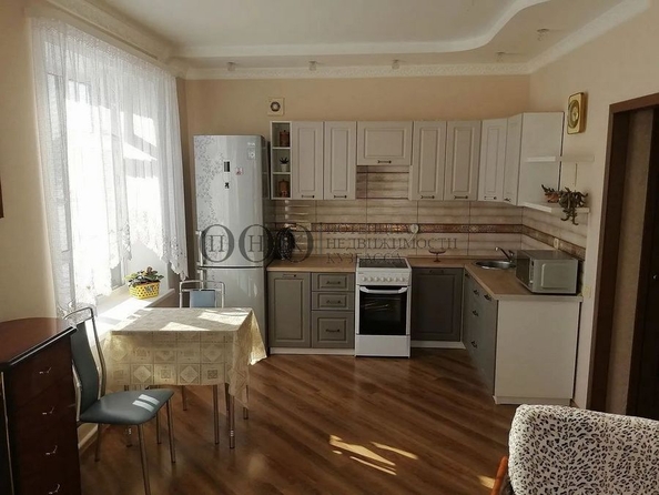 
  Продается 2-комн. квартира, 56.3 м², Лазурная ул, д. 5
. Фото 2.