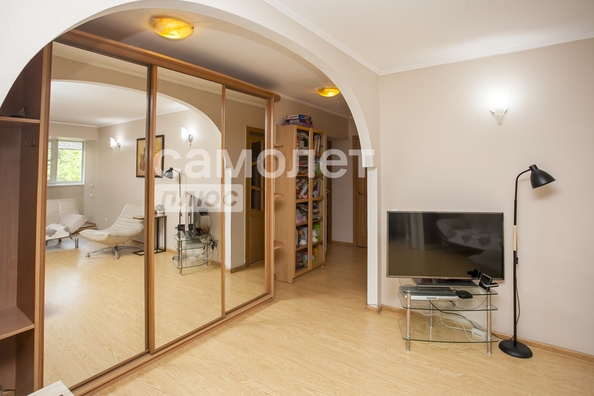 
  Продается 3-комн. квартира, 69.3 м², Соборная ул, д. 7
. Фото 9.