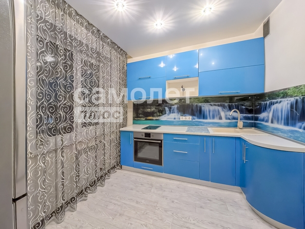
  Продается 1-комн. квартира, 39.4 м², Шахтеров пр-кт, д. 121
. Фото 2.