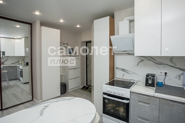 
  Продается 2-комн. квартира, 53.8 м², Строителей б-р, д. 28
. Фото 3.
